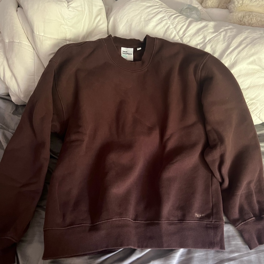 Aritzia crew neck fleece in rich mocha brown